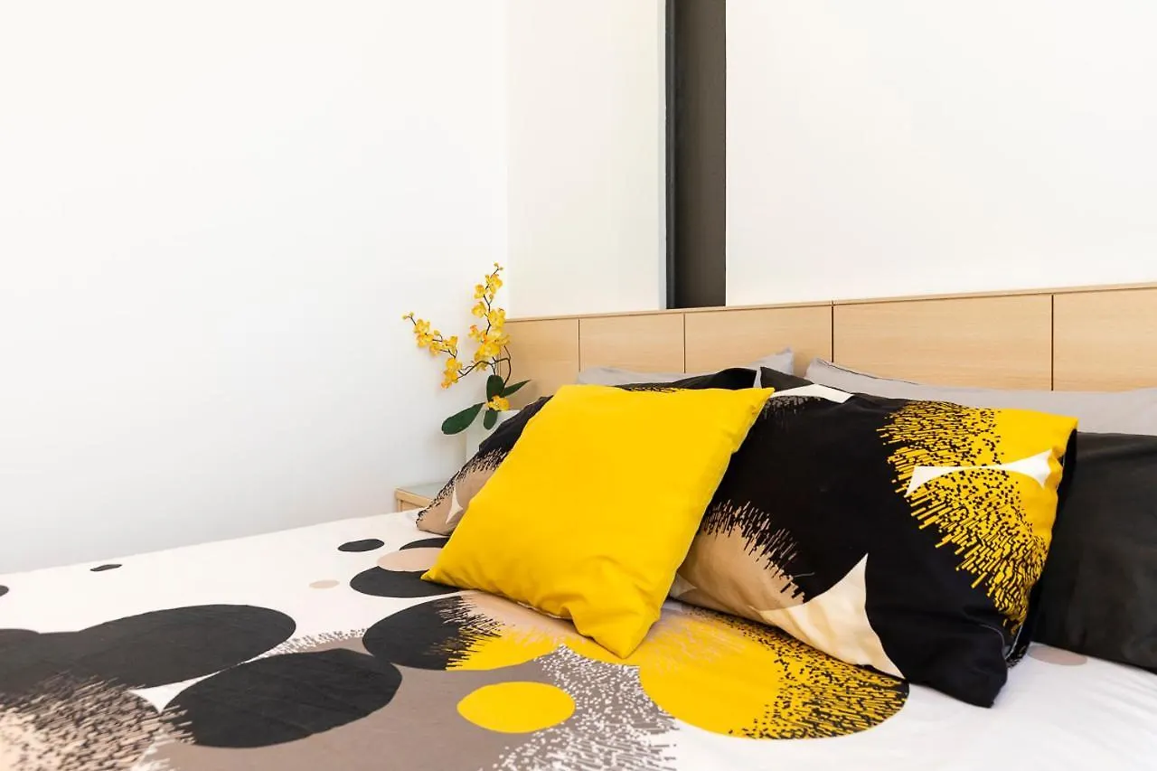 SYLVIA 1M - Precioso apartamento en primera línea de mar - céntrico - playa - wifi Empuriabrava 0*,  Spagna